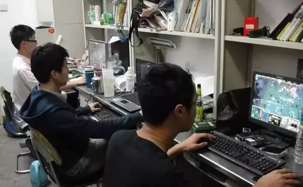 81名大学生作业抄袭被自愿退学?高校狠心点