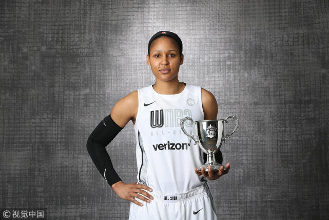 玛雅-摩尔三获WNBA全明星MVP 创下三项历史