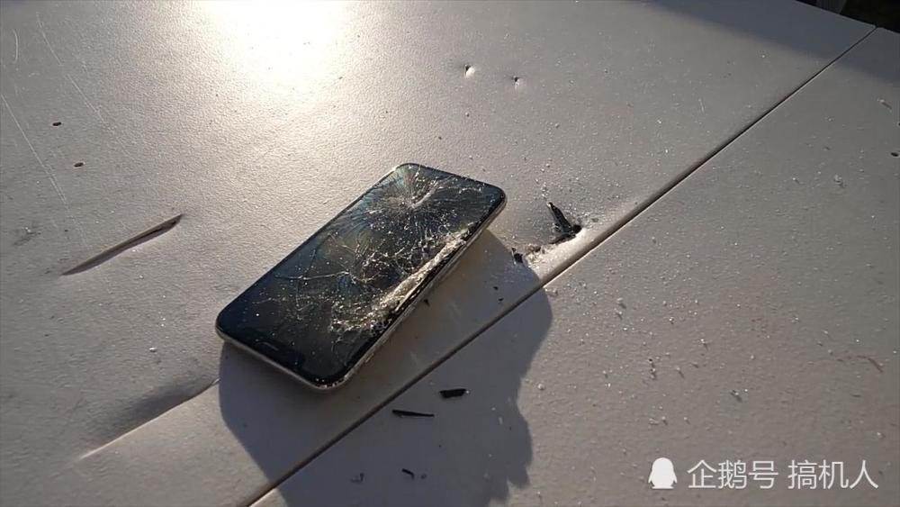 老外拿iPhone X单挑日本武士刀 结果太惨烈