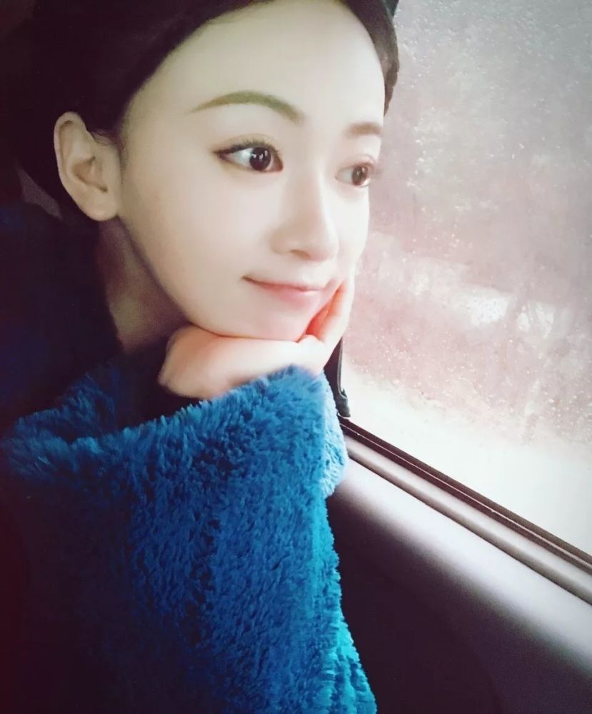 这位剧中清汤挂面的吴谨言生活中居然是个减龄