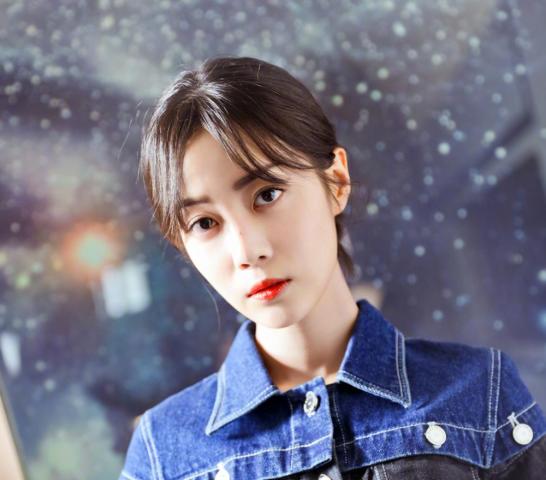 女星的小缺陷:李溪芮的眼睛,迪丽热巴的鼻子,而