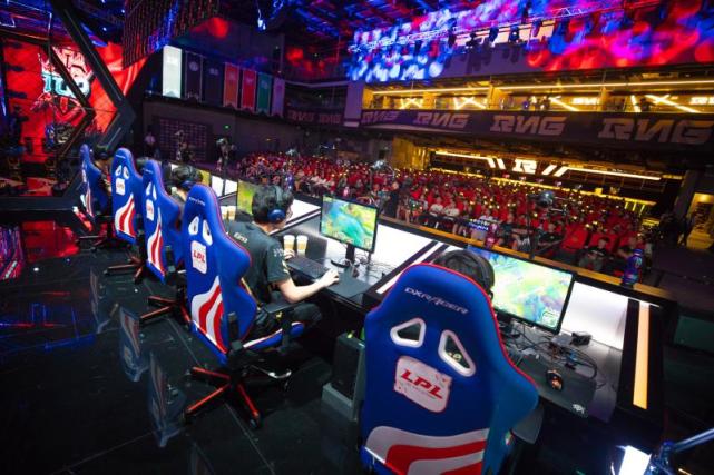 国安首钢后北京迎电竞豪门RNG:下雨接送粉丝