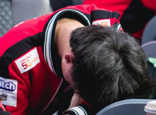 faker接受采访竟痛哭,或真与skt闹不和,网友:skt已不需要你!