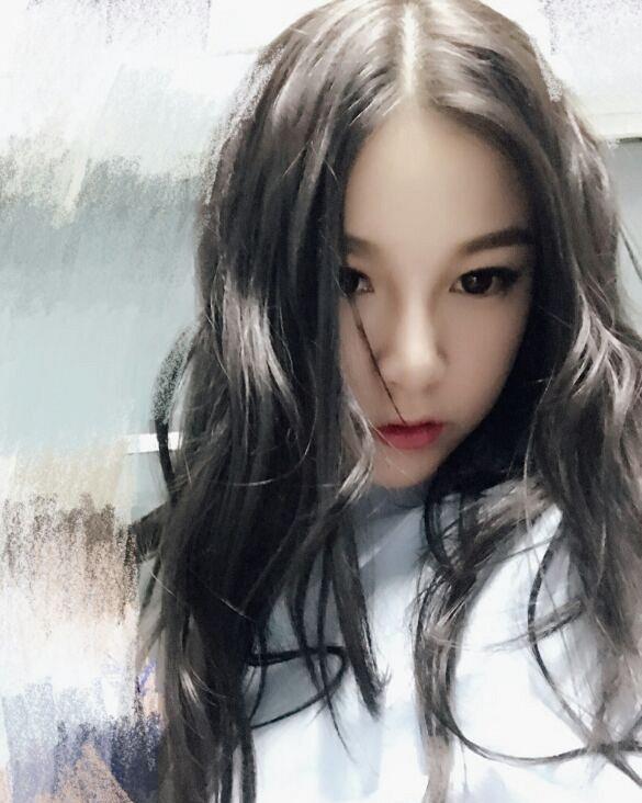 本兮唱的 纪念 22秒时出现一声救我 网友纷纷怀疑本兮没死