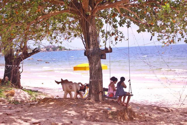 中国打工妹入柬埔寨工作,工厂员工,服务员工资