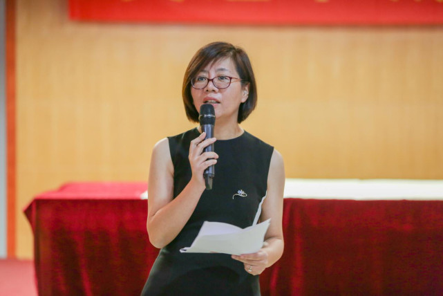 区委常委宣传部部长赵一文主持活动.