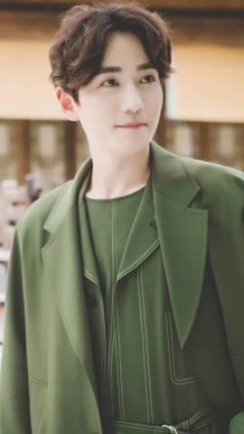 《密战》中朱一龙抽烟镜头,被指一看就不会抽