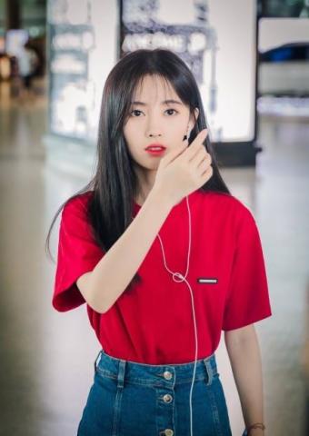 鞠婧祎粉丝喊话丝芭传媒,给她一个专业经纪人