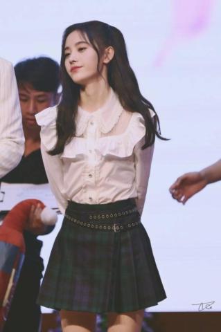 鞠婧祎粉丝喊话丝芭传媒,给她一个专业经纪人