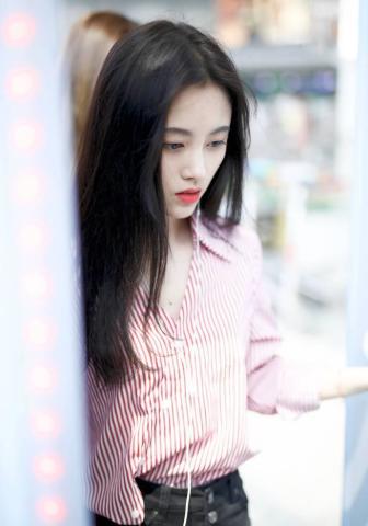 鞠婧祎粉丝喊话丝芭传媒,给她一个专业经纪人