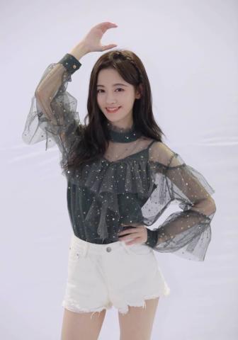 鞠婧祎粉丝喊话丝芭传媒,给她一个专业经纪人