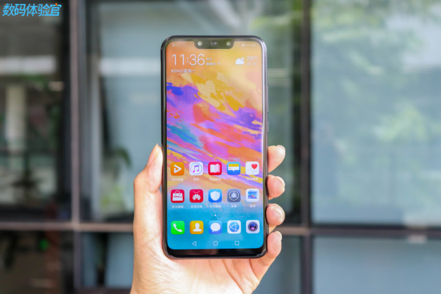 华为 nova 3i 开箱图赏:首发麒麟 710 的四摄手机