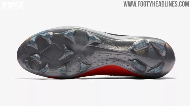 Nike Youth Phantom Vision Academy DF Indoor Shoes