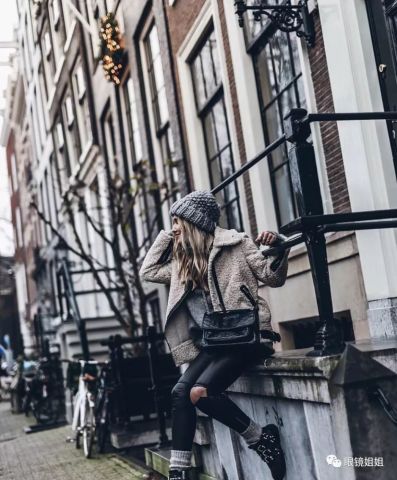 YSL Niki火起来了，YSL邮差包会有压力吗?