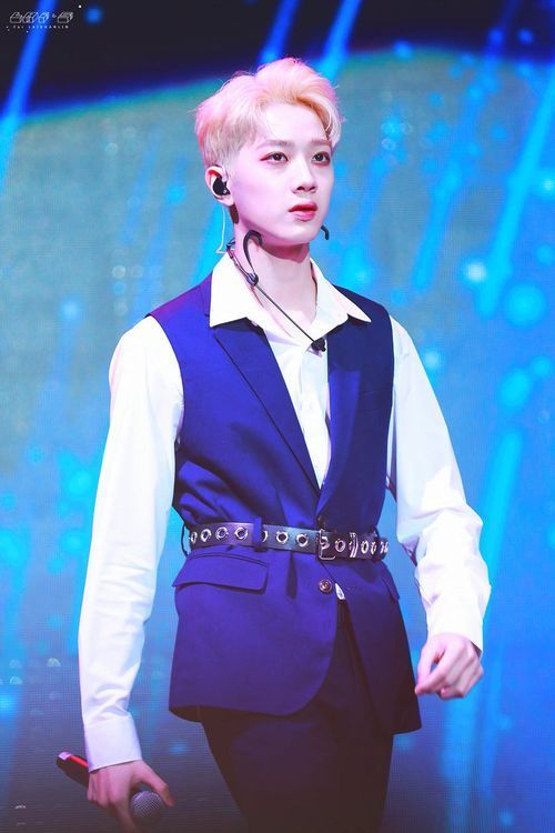 wannaone赖冠霖自爆中学被排挤感激对方让自己学了很多