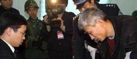 东北大佬乔四二号,市长儿子也敢打,却扇脸某