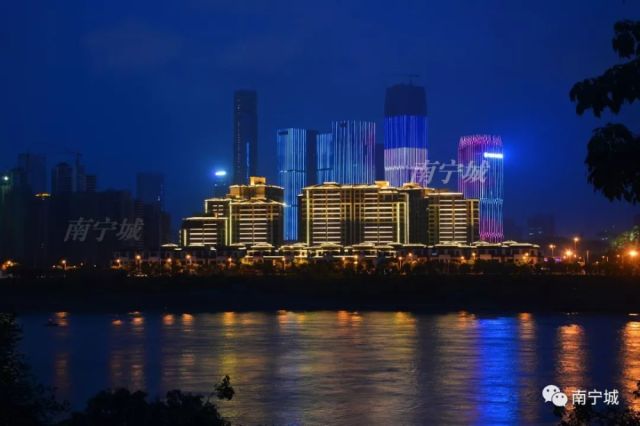繁华初现!南宁五象新区南宁大桥、广西文化艺