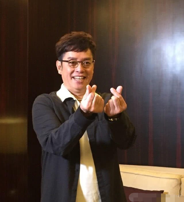 咏伦另外认识了一位红颜知己朱咏婷(wendy),女方为他生下独生子谭晓风