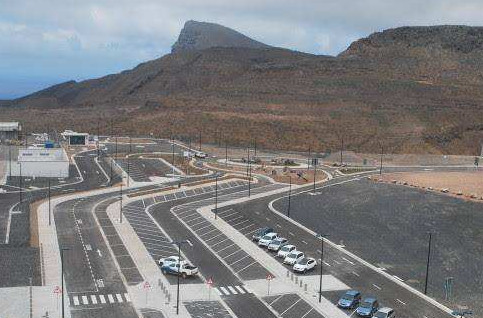 的角色,这个国家当初花费27亿元打造一个飞机场,这就是圣赫勒拿岛机场