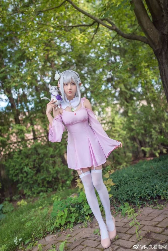 cosplay推荐:coser小木曾aya作品《从零开始的异世界生活-艾米莉娅》