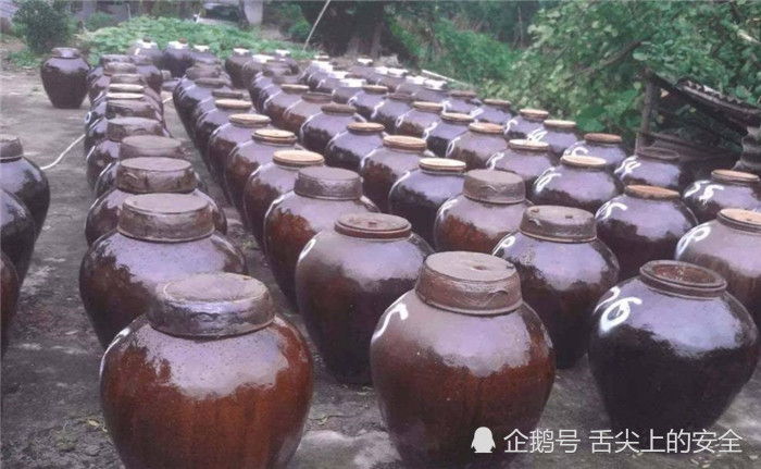 有人跟我推荐臭屁醋,说喝一口能记一年,闻到