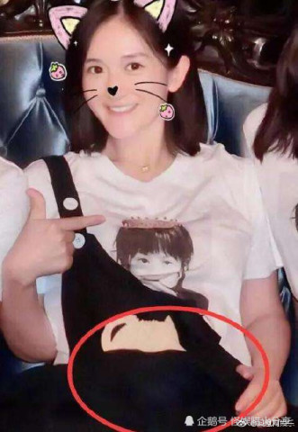 当红女星超美孕照,四肢纤细只胖肚子,为啥子她