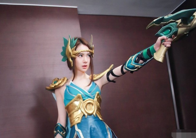 戚薇cosplay虞姬,网友评论褒贬不一!