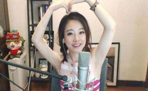 一姐冯提莫接杜蕾斯广告,网友问:你用过?提莫