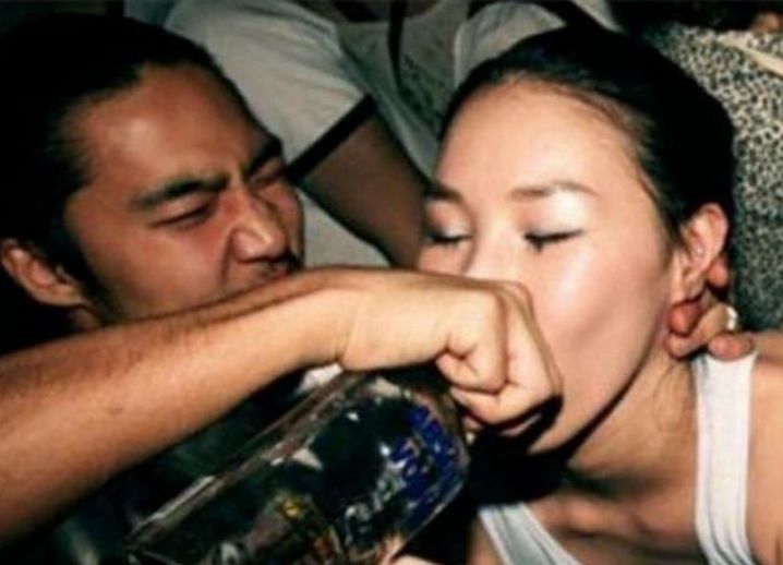 张紫妍案最新猛料:被灌液体,塞啤酒瓶,被走后门还要喊"爸爸"!