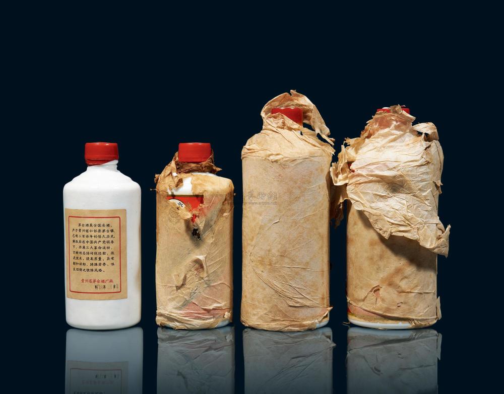 据苏富比介绍,这批拍品包括24瓶1974年"葵花"牌茅台酒