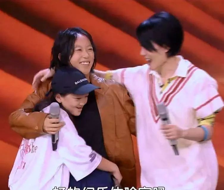 王菲窦靖童李嫣同台:这6个字暴露了她们真实的