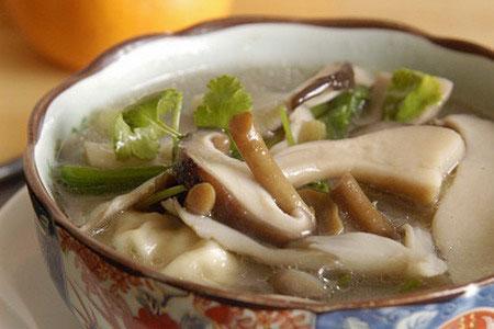 天津人学起来!养生菌菇一个只用蘑菇炖出来的菌汤