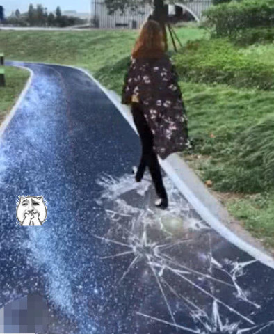 抖音技术流女神走红,比黑脸V更强势,却无意间