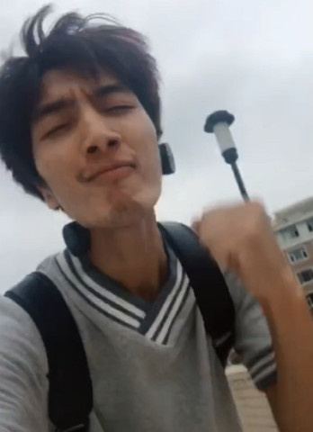 抖音最帅胡子哥,不开滤镜美颜,却获得200万的