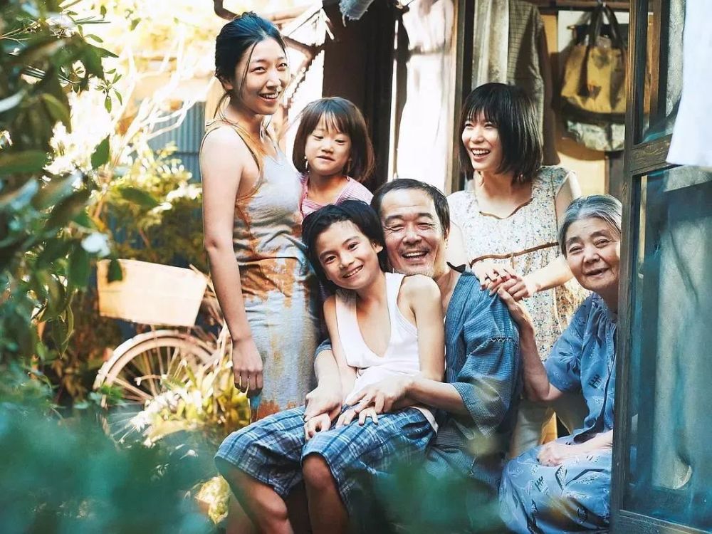 《小偷家族》 :一场美丽的人间烟火