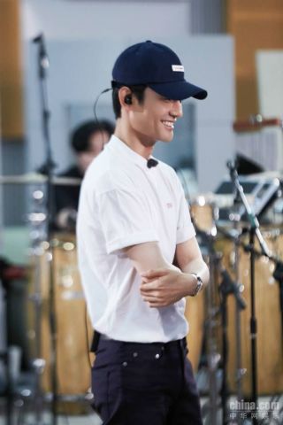 王凯回归跨界歌王第三季 网友:冲着冠军奖杯来