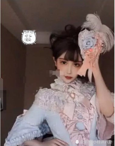 抖音复古女神走红,数百条洛丽塔裙子眼花缭乱