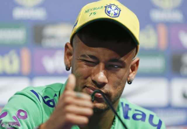 中国女足王霜加入大巴黎,内马尔亲自迎接!网友:我们的骄傲!