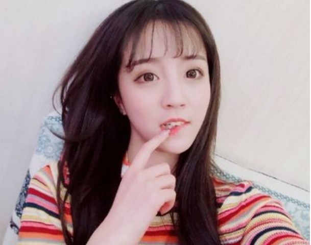 女主播的真名:温婉唯美,冯提莫很土,莉哥的名字