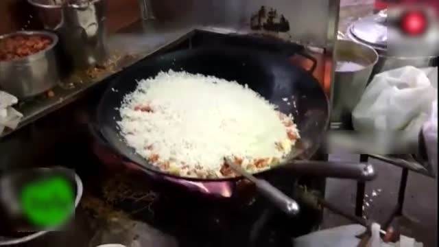 印度人嘲笑中国人只会用电饭锅做饭,想不到美