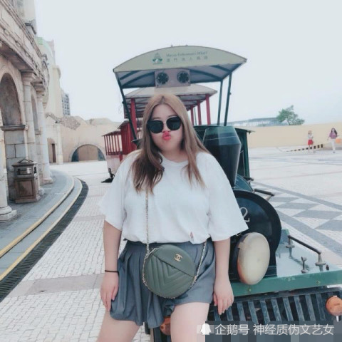 抖音最火情侣,为了爱情把她养胖到200斤,成了