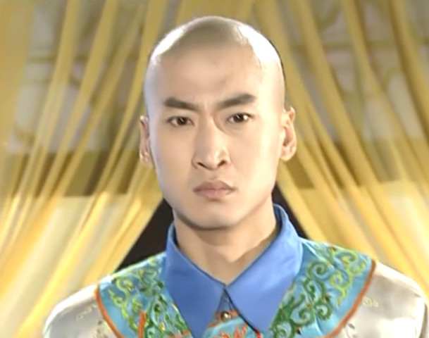 还珠:紫薇病危,乾隆和令妃都快急哭,谁注意到此