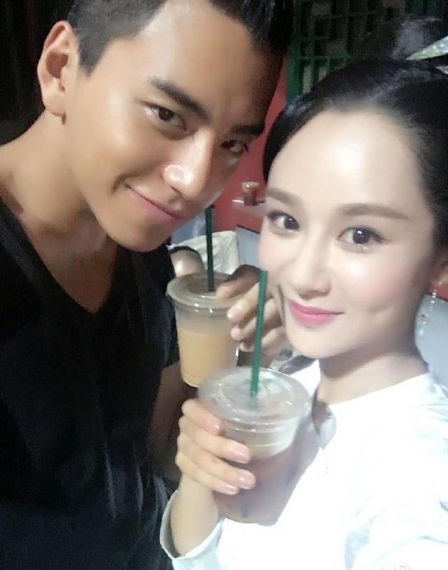 王大陆杨紫的聊天记录被曝光,网友们直呼真拼啊,朋友圈也承包了