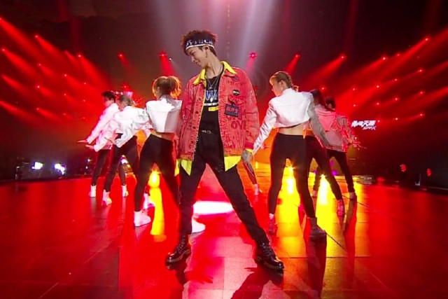 明日之子2:八强诞生,斯外戈抖音神曲串烧,蔡维