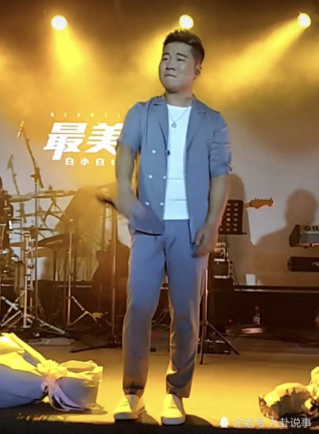 快手网红白小白厉害了,开启全国巡演,广州站结