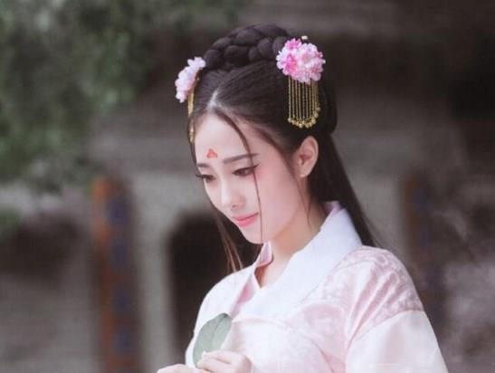 陈东缘非诚勿扰女嘉宾,长相甜美会打游戏