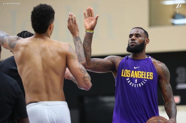 湖人赛程解读:三组恩怨对决 11月面临背靠背考