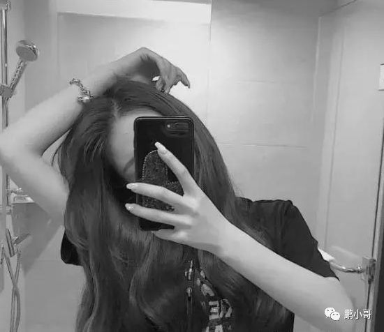 12句高冷霸气的句子:懒的有情有义,只想有钱