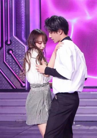 王一博与耀莱千金美合再传恋情,经纪人以乐华