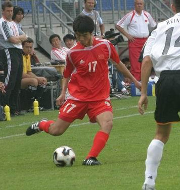 奥运红牌成谭望嵩职业生涯梦魇 昔日球场莽汉